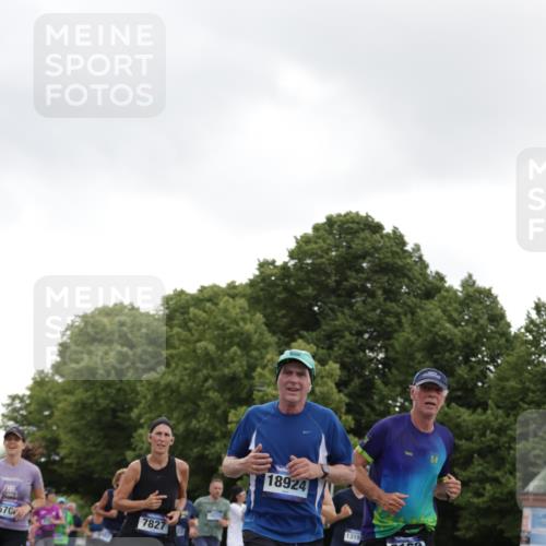 29.06.2025 - hella hamburg halbmarathon Jannik Wohlers http://msf.ph/oto/8144363 29.06.2025 10:46:23 Lombardsbrücke 1073, 1363, 1371, 1375, 1720, 1999, 2162, 2211, 2320, 2981, 3277, 3406, 3407, 3734, 3823, 4202, 4296, 4342, 4604, 5700, 5953, 6740, 7412, 7827, 8477, 8486, 8553, 9050, 9092, 9139, 9243, 9691, 9743, 10514, 10515, 10591, 12140, 13195, 13756, 13757, 13885, 14011, 14181, 14261, 14680, 14891, 16882, 16987, 17419, 17459, 18315, 18881, 18924, 18950 meine-sportfotos.de