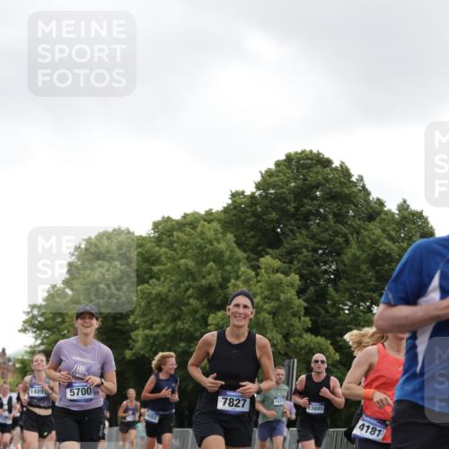 29.06.2025 - hella hamburg halbmarathon Jannik Wohlers http://msf.ph/oto/8144373 29.06.2025 10:46:25 Lombardsbrücke 1073, 1286, 1363, 1371, 1375, 1720, 1999, 2162, 2211, 2320, 2556, 2981, 3277, 3406, 3407, 3734, 3823, 4202, 4296, 4342, 5700, 5796, 5953, 6740, 7412, 7827, 8477, 8486, 8553, 8684, 9050, 9092, 9139, 9243, 9743, 10514, 10515, 10591, 12140, 12258, 13195, 13756, 13757, 13885, 14011, 14181, 14680, 14891, 16987, 17419, 17459, 18315, 18881, 18924, 18950 meine-sportfotos.de