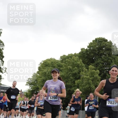 29.06.2025 - hella hamburg halbmarathon Jannik Wohlers http://msf.ph/oto/8144409 29.06.2025 10:46:25 Lombardsbrücke 1073, 1286, 1363, 1371, 1375, 1720, 1999, 2162, 2211, 2320, 2556, 2981, 3277, 3406, 3407, 3734, 3823, 4202, 4296, 4342, 5700, 5796, 5953, 6740, 7412, 7827, 8477, 8486, 8553, 8684, 9050, 9092, 9139, 9243, 9743, 10514, 10515, 10591, 12140, 12258, 13195, 13756, 13757, 13885, 14011, 14181, 14680, 14891, 16987, 17419, 17459, 18315, 18881, 18924, 18950 meine-sportfotos.de