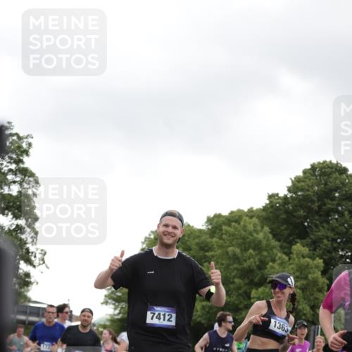 29.06.2025 - hella hamburg halbmarathon Jannik Wohlers http://msf.ph/oto/8144528 29.06.2025 10:46:29 Lombardsbrücke 1073, 1286, 1363, 1720, 1999, 2162, 2211, 2320, 2327, 2556, 2665, 2981, 3277, 3406, 3407, 3823, 4202, 4296, 4342, 5111, 5114, 5700, 5796, 5953, 6485, 6496, 6740, 7412, 7827, 8486, 8553, 8684, 9050, 9092, 9139, 9243, 9743, 9758, 9949, 10514, 10515, 10591, 11618, 12140, 12258, 12630, 13195, 13756, 13757, 13885, 14011, 14181, 14680, 14891, 15806, 17288, 17356, 18315, 18403, 18881, 18924, 18950 meine-sportfotos.de