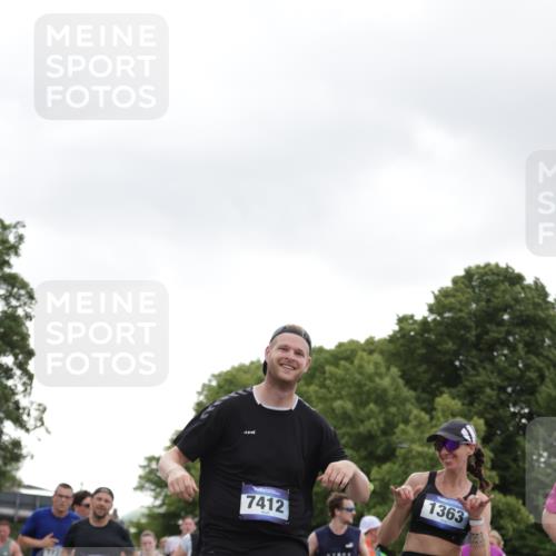 29.06.2025 - hella hamburg halbmarathon Jannik Wohlers http://msf.ph/oto/8144553 29.06.2025 10:46:29 Lombardsbrücke 1073, 1286, 1363, 1720, 1999, 2162, 2211, 2320, 2327, 2556, 2665, 2981, 3277, 3406, 3407, 3823, 4202, 4296, 4342, 5111, 5114, 5700, 5796, 5953, 6485, 6496, 6740, 7412, 7827, 8486, 8553, 8684, 9050, 9092, 9139, 9243, 9743, 9758, 9949, 10514, 10515, 10591, 11618, 12140, 12258, 12630, 13195, 13756, 13757, 13885, 14011, 14181, 14680, 14891, 15806, 17288, 17356, 18315, 18403, 18881, 18924, 18950 meine-sportfotos.de