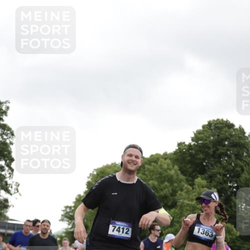29.06.2025 - hella hamburg halbmarathon Jannik Wohlers http://msf.ph/oto/8144559 29.06.2025 10:46:30 Lombardsbrücke 1073, 1286, 1363, 1593, 1720, 1961, 1999, 2162, 2211, 2320, 2327, 2556, 2665, 2981, 3277, 3406, 3407, 3823, 4202, 4296, 4342, 5111, 5114, 5700, 5796, 5953, 6485, 6496, 6740, 7412, 7827, 8486, 8553, 8684, 8967, 9050, 9092, 9139, 9243, 9743, 9758, 9949, 10514, 10515, 10591, 11618, 12140, 12258, 12630, 13195, 13756, 13757, 13885, 14011, 14181, 14680, 14891, 15806, 17288, 17356, 18315, 18403, 18654, 18881, 18924, 18950 meine-sportfotos.de