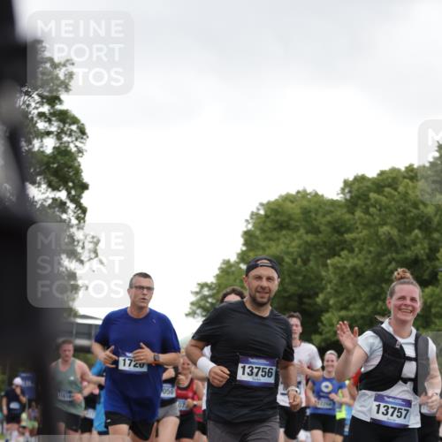 29.06.2025 - hella hamburg halbmarathon Jannik Wohlers http://msf.ph/oto/8144576 29.06.2025 10:46:31 Lombardsbrücke 1073, 1286, 1363, 1593, 1720, 1961, 1999, 2162, 2211, 2320, 2327, 2556, 2665, 2981, 3277, 3406, 3407, 3823, 4239, 4342, 5111, 5114, 5700, 5796, 5953, 6485, 6496, 6740, 7073, 7412, 7827, 8486, 8553, 8684, 8967, 9050, 9092, 9139, 9243, 9743, 9758, 9949, 10514, 10515, 10591, 11618, 12140, 12258, 12630, 13195, 13756, 13757, 13885, 14011, 14181, 14680, 14891, 15806, 17288, 17356, 18315, 18403, 18654, 18881, 18924, 18950 meine-sportfotos.de