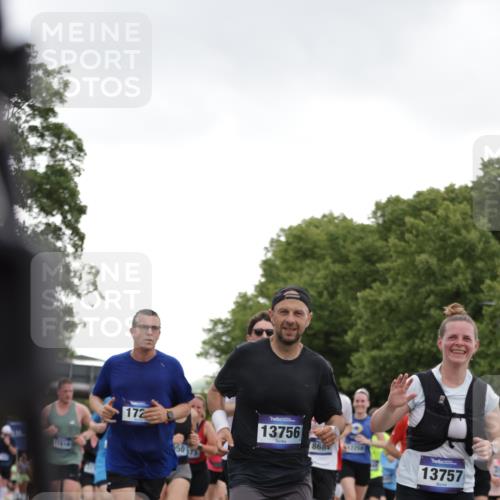 29.06.2025 - hella hamburg halbmarathon Jannik Wohlers http://msf.ph/oto/8144587 29.06.2025 10:46:31 Lombardsbrücke 1073, 1286, 1363, 1593, 1720, 1961, 1999, 2162, 2211, 2320, 2327, 2556, 2665, 2981, 3277, 3406, 3407, 3823, 4239, 4342, 5111, 5114, 5700, 5796, 5953, 6485, 6496, 6740, 7073, 7412, 7827, 8486, 8553, 8684, 8967, 9050, 9092, 9139, 9243, 9743, 9758, 9949, 10514, 10515, 10591, 11618, 12140, 12258, 12630, 13195, 13756, 13757, 13885, 14011, 14181, 14680, 14891, 15806, 17288, 17356, 18315, 18403, 18654, 18881, 18924, 18950 meine-sportfotos.de