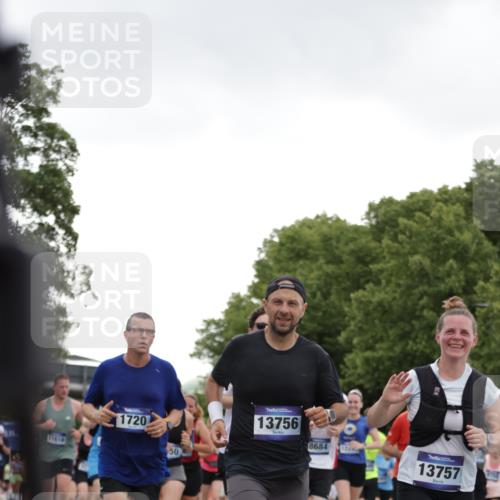 29.06.2025 - hella hamburg halbmarathon Jannik Wohlers http://msf.ph/oto/8144593 29.06.2025 10:46:31 Lombardsbrücke 1073, 1286, 1363, 1593, 1720, 1961, 1999, 2162, 2211, 2320, 2327, 2556, 2665, 2981, 3277, 3406, 3407, 3823, 4239, 4342, 5111, 5114, 5700, 5796, 5953, 6485, 6496, 6740, 7073, 7412, 7827, 8486, 8553, 8684, 8967, 9050, 9092, 9139, 9243, 9743, 9758, 9949, 10514, 10515, 10591, 11618, 12140, 12258, 12630, 13195, 13756, 13757, 13885, 14011, 14181, 14680, 14891, 15806, 17288, 17356, 18315, 18403, 18654, 18881, 18924, 18950 meine-sportfotos.de