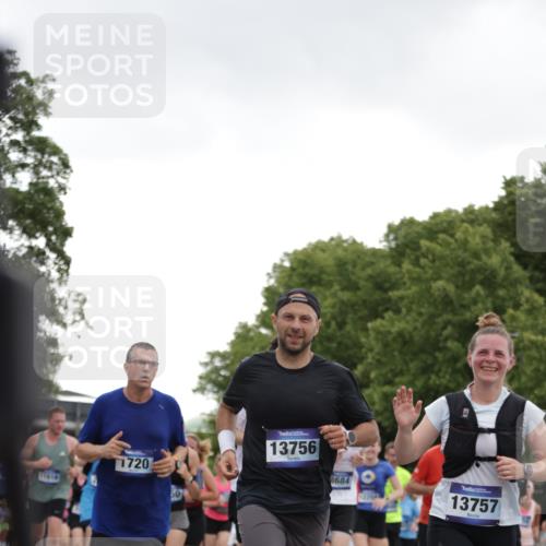 29.06.2025 - hella hamburg halbmarathon Jannik Wohlers http://msf.ph/oto/8144599 29.06.2025 10:46:31 Lombardsbrücke 1073, 1286, 1363, 1593, 1720, 1961, 1999, 2162, 2211, 2320, 2327, 2556, 2665, 2981, 3277, 3406, 3407, 3823, 4239, 4342, 5111, 5114, 5700, 5796, 5953, 6485, 6496, 6740, 7073, 7412, 7827, 8486, 8553, 8684, 8967, 9050, 9092, 9139, 9243, 9743, 9758, 9949, 10514, 10515, 10591, 11618, 12140, 12258, 12630, 13195, 13756, 13757, 13885, 14011, 14181, 14680, 14891, 15806, 17288, 17356, 18315, 18403, 18654, 18881, 18924, 18950 meine-sportfotos.de