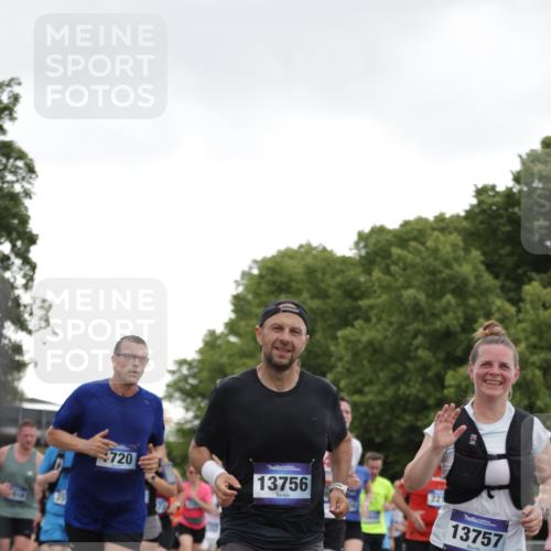 29.06.2025 - hella hamburg halbmarathon Jannik Wohlers http://msf.ph/oto/8144614 29.06.2025 10:46:32 Lombardsbrücke 1073, 1185, 1286, 1363, 1593, 1720, 1961, 1999, 2162, 2211, 2320, 2327, 2556, 2665, 2981, 3277, 3406, 3407, 3823, 4239, 4342, 5111, 5114, 5700, 5796, 5953, 6485, 6496, 6740, 7073, 7412, 7827, 8486, 8553, 8684, 8967, 9050, 9092, 9139, 9243, 9743, 9758, 9949, 10514, 10515, 10591, 11618, 12140, 12258, 12538, 12630, 13195, 13756, 13757, 13885, 14011, 14181, 14680, 14891, 15806, 16077, 16684, 17288, 17356, 18315, 18403, 18654, 18881, 18950 meine-sportfotos.de