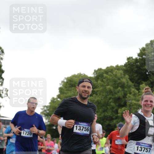 29.06.2025 - hella hamburg halbmarathon Jannik Wohlers http://msf.ph/oto/8144637 29.06.2025 10:46:32 Lombardsbrücke 1073, 1185, 1286, 1363, 1593, 1720, 1961, 1999, 2162, 2211, 2320, 2327, 2556, 2665, 2981, 3277, 3406, 3407, 3823, 4239, 4342, 5111, 5114, 5700, 5796, 5953, 6485, 6496, 6740, 7073, 7412, 7827, 8486, 8553, 8684, 8967, 9050, 9092, 9139, 9243, 9743, 9758, 9949, 10514, 10515, 10591, 11618, 12140, 12258, 12538, 12630, 13195, 13756, 13757, 13885, 14011, 14181, 14680, 14891, 15806, 16077, 16684, 17288, 17356, 18315, 18403, 18654, 18881, 18950 meine-sportfotos.de
