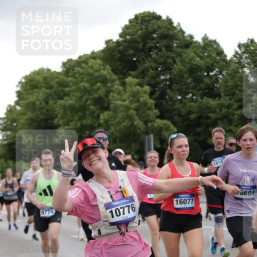 29.06.2025 - hella hamburg halbmarathon Jannik Wohlers http://msf.ph/oto/8144728 29.06.2025 10:46:43 Lombardsbrücke 1073, 1185, 1286, 1593, 1607, 1961, 2211, 2327, 2537, 2555, 2556, 2665, 2981, 4184, 4239, 4483, 5111, 5114, 5796, 5953, 6485, 6496, 6879, 7073, 7430, 7431, 8131, 8486, 8684, 8706, 8967, 9050, 9139, 9557, 9758, 9774, 9949, 10903, 11378, 11618, 11621, 12258, 12538, 12630, 12989, 13172, 13430, 13431, 13819, 14370, 14680, 15806, 15865, 16077, 16684, 16836, 17015, 17288, 17356, 18147, 18403, 18654, 18674, 18753 meine-sportfotos.de