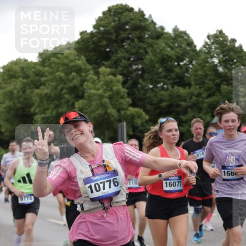 29.06.2025 - hella hamburg halbmarathon Jannik Wohlers http://msf.ph/oto/8144744 29.06.2025 10:46:43 Lombardsbrücke 1073, 1185, 1286, 1593, 1607, 1961, 2211, 2327, 2537, 2555, 2556, 2665, 2981, 4184, 4239, 4483, 5111, 5114, 5796, 5953, 6485, 6496, 6879, 7073, 7430, 7431, 8131, 8486, 8684, 8706, 8967, 9050, 9139, 9557, 9758, 9774, 9949, 10903, 11378, 11618, 11621, 12258, 12538, 12630, 12989, 13172, 13430, 13431, 13819, 14370, 14680, 15806, 15865, 16077, 16684, 16836, 17015, 17288, 17356, 18147, 18403, 18654, 18674, 18753 meine-sportfotos.de