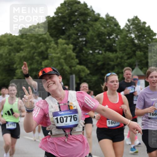 29.06.2025 - hella hamburg halbmarathon Jannik Wohlers http://msf.ph/oto/8144758 29.06.2025 10:46:43 Lombardsbrücke 1073, 1185, 1286, 1593, 1607, 1961, 2211, 2327, 2537, 2555, 2556, 2665, 2981, 4184, 4239, 4483, 5111, 5114, 5796, 5953, 6485, 6496, 6879, 7073, 7430, 7431, 8131, 8486, 8684, 8706, 8967, 9050, 9139, 9557, 9758, 9774, 9949, 10903, 11378, 11618, 11621, 12258, 12538, 12630, 12989, 13172, 13430, 13431, 13819, 14370, 14680, 15806, 15865, 16077, 16684, 16836, 17015, 17288, 17356, 18147, 18403, 18654, 18674, 18753 meine-sportfotos.de