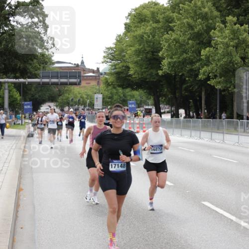 29.06.2025 - hella hamburg halbmarathon Jannik Wohlers http://msf.ph/oto/8144846 29.06.2025 10:09:48 Lombardsbrücke 1548, 3921, 5182, 5511, 7042, 7081, 7333, 7636, 8219, 8890, 9366, 9434, 10036, 10943, 11027, 13797, 16445, 16639, 16872, 17148, 18196 meine-sportfotos.de
