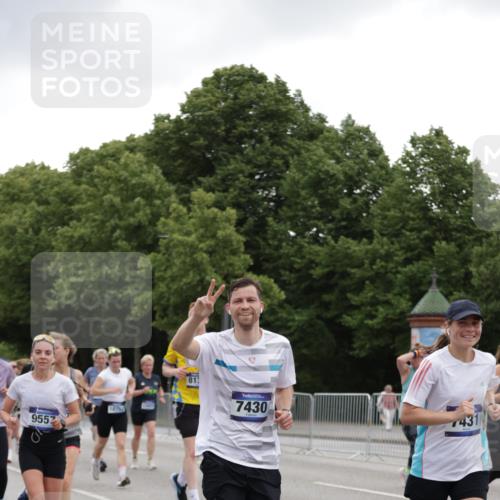 29.06.2025 - hella hamburg halbmarathon Jannik Wohlers http://msf.ph/oto/8144858 29.06.2025 10:46:46 Lombardsbrücke 1185, 1463, 1593, 1607, 1704, 1961, 2327, 2537, 2555, 2556, 2665, 4184, 4239, 4483, 4806, 5111, 5114, 5796, 6485, 6496, 6879, 7073, 7430, 7431, 7631, 8105, 8131, 8684, 8706, 8967, 9273, 9557, 9758, 9774, 9949, 10903, 11378, 11618, 11621, 12258, 12538, 12630, 12989, 13172, 13430, 13431, 13819, 14370, 14441, 15806, 15865, 16077, 16684, 16836, 17015, 17288, 17356, 18147, 18258, 18403, 18654, 18674, 18753 meine-sportfotos.de