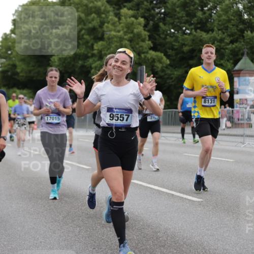 29.06.2025 - hella hamburg halbmarathon Jannik Wohlers http://msf.ph/oto/8144888 29.06.2025 10:46:48 Lombardsbrücke 1185, 1463, 1523, 1593, 1607, 1704, 1961, 2327, 2537, 2555, 2665, 4184, 4239, 4483, 4806, 4895, 6485, 6496, 6879, 7073, 7430, 7431, 7630, 7631, 8105, 8131, 8706, 8915, 8967, 9018, 9273, 9557, 9774, 9949, 10903, 11378, 11621, 12538, 12630, 12989, 13172, 13349, 13430, 13431, 13819, 14370, 14441, 15806, 15865, 16077, 16337, 16684, 16836, 17015, 17356, 18147, 18258, 18403, 18654, 18674, 18753, 18781 meine-sportfotos.de