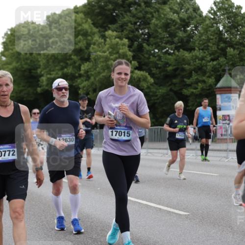 29.06.2025 - hella hamburg halbmarathon Jannik Wohlers http://msf.ph/oto/8144916 29.06.2025 10:46:49 Lombardsbrücke 1185, 1463, 1523, 1593, 1607, 1704, 1961, 2327, 2537, 2555, 4184, 4239, 4325, 4483, 4806, 4895, 6485, 6496, 6879, 6995, 7073, 7430, 7431, 7630, 7631, 8105, 8131, 8706, 8915, 8953, 8967, 9018, 9273, 9557, 9774, 9949, 10903, 11378, 11621, 12538, 12630, 12989, 13172, 13349, 13430, 13431, 13819, 14370, 14441, 15806, 15865, 16077, 16337, 16552, 16684, 16836, 17015, 17356, 18147, 18258, 18654, 18674, 18753, 18781 meine-sportfotos.de