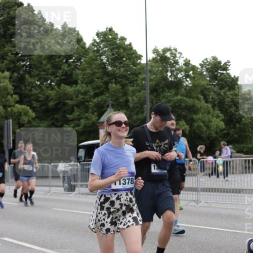 29.06.2025 - hella hamburg halbmarathon Jannik Wohlers http://msf.ph/oto/8144960 29.06.2025 10:46:52 Lombardsbrücke 1185, 1463, 1523, 1607, 1704, 2537, 2555, 4184, 4239, 4325, 4483, 4806, 4895, 5895, 6255, 6256, 6879, 6995, 7073, 7430, 7431, 7630, 7631, 8105, 8131, 8706, 8915, 8953, 9018, 9273, 9557, 9774, 10075, 10903, 11276, 11378, 11621, 12538, 12989, 13172, 13349, 13430, 13431, 13806, 13819, 13830, 13898, 14370, 14441, 15865, 16077, 16337, 16552, 16684, 16836, 17015, 17122, 17514, 18147, 18258, 18674, 18753, 18781, 18852, 18858 meine-sportfotos.de