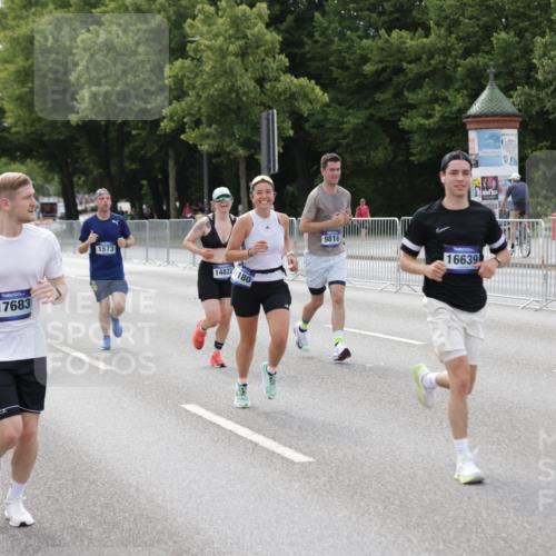 29.06.2025 - hella hamburg halbmarathon Jannik Wohlers http://msf.ph/oto/8144966 29.06.2025 10:09:55 Lombardsbrücke 1548, 1573, 3921, 5182, 5440, 5511, 7042, 7333, 7636, 8219, 8890, 9366, 9816, 11027, 11180, 13797, 14822, 15409, 16445, 16639, 16872, 17148, 17730, 18196, 19023 meine-sportfotos.de