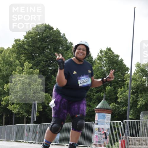 29.06.2025 - hella hamburg halbmarathon Jannik Wohlers http://msf.ph/oto/8145018 29.06.2025 09:08:09 Lombardsbrücke  meine-sportfotos.de