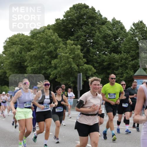 29.06.2025 - hella hamburg halbmarathon Jannik Wohlers http://msf.ph/oto/8145069 29.06.2025 10:46:55 Lombardsbrücke 1463, 1523, 1704, 2148, 2407, 2537, 2994, 4184, 4325, 4483, 4806, 4895, 4974, 4975, 5895, 6255, 6256, 6879, 6995, 7403, 7430, 7431, 7630, 7631, 8105, 8131, 8706, 8915, 8953, 9018, 9273, 9557, 9774, 9969, 9972, 10075, 10903, 11276, 11378, 11621, 12989, 13172, 13349, 13430, 13431, 13806, 13819, 13830, 13898, 14441, 14516, 14517, 15413, 15865, 16337, 16552, 17015, 17122, 17514, 18258, 18674, 18753, 18781, 18852, 18858 meine-sportfotos.de