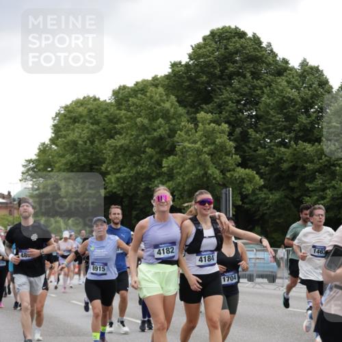 29.06.2025 - hella hamburg halbmarathon Jannik Wohlers http://msf.ph/oto/8145083 29.06.2025 10:46:55 Lombardsbrücke 1463, 1523, 1704, 2148, 2407, 2537, 2994, 4184, 4325, 4483, 4806, 4895, 4974, 4975, 5895, 6255, 6256, 6879, 6995, 7403, 7430, 7431, 7630, 7631, 8105, 8131, 8706, 8915, 8953, 9018, 9273, 9557, 9774, 9969, 9972, 10075, 10903, 11276, 11378, 11621, 12989, 13172, 13349, 13430, 13431, 13806, 13819, 13830, 13898, 14441, 14516, 14517, 15413, 15865, 16337, 16552, 17015, 17122, 17514, 18258, 18674, 18753, 18781, 18852, 18858 meine-sportfotos.de