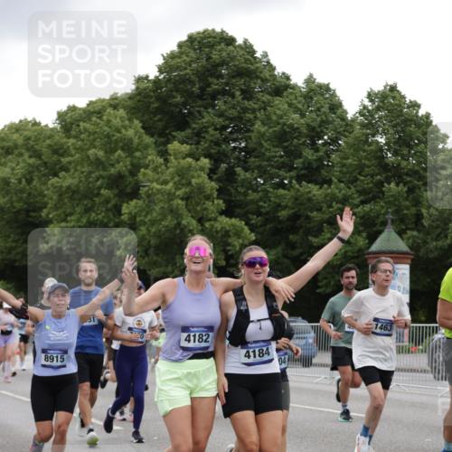 29.06.2025 - hella hamburg halbmarathon Jannik Wohlers http://msf.ph/oto/8145131 29.06.2025 10:46:56 Lombardsbrücke 1463, 1523, 1704, 2148, 2407, 2537, 2994, 3339, 4184, 4325, 4483, 4806, 4895, 4974, 4975, 5895, 6255, 6256, 6879, 6995, 7403, 7430, 7431, 7630, 7631, 8105, 8131, 8706, 8915, 8953, 9018, 9273, 9557, 9774, 9969, 9972, 10075, 10206, 10903, 11276, 11378, 12989, 13172, 13349, 13430, 13431, 13806, 13819, 13830, 13898, 14441, 14516, 14517, 15413, 16337, 16552, 17015, 17122, 17514, 18258, 18415, 18753, 18781, 18852, 18858 meine-sportfotos.de