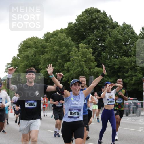 29.06.2025 - hella hamburg halbmarathon Jannik Wohlers http://msf.ph/oto/8145195 29.06.2025 10:46:57 Lombardsbrücke 1463, 1523, 1704, 2148, 2407, 2537, 2994, 3339, 4184, 4325, 4483, 4806, 4895, 4974, 4975, 5895, 6255, 6256, 6879, 6995, 7403, 7430, 7431, 7630, 7631, 8105, 8131, 8270, 8915, 8953, 9018, 9273, 9557, 9774, 9969, 9972, 10075, 10206, 10903, 11276, 11378, 11738, 12989, 13172, 13349, 13430, 13431, 13737, 13806, 13819, 13830, 13898, 13909, 14441, 14516, 14517, 15413, 16337, 16552, 17015, 17122, 17514, 18258, 18415, 18753, 18781, 18852, 18858 meine-sportfotos.de