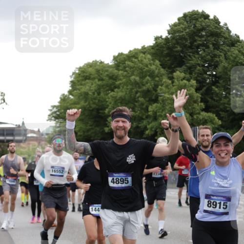 29.06.2025 - hella hamburg halbmarathon Jannik Wohlers http://msf.ph/oto/8145212 29.06.2025 10:46:58 Lombardsbrücke 1434, 1463, 1523, 1704, 2148, 2407, 2537, 2994, 3339, 4184, 4325, 4806, 4895, 4974, 4975, 5895, 6255, 6256, 6879, 6995, 7403, 7430, 7431, 7630, 7631, 8105, 8131, 8270, 8915, 8953, 9018, 9273, 9557, 9969, 9972, 10075, 10206, 10903, 11276, 11378, 11458, 11738, 12989, 13172, 13349, 13430, 13431, 13737, 13806, 13819, 13830, 13898, 13909, 14441, 14516, 14517, 15413, 16337, 16552, 17015, 17122, 17514, 18258, 18415, 18753, 18781, 18852, 18858 meine-sportfotos.de