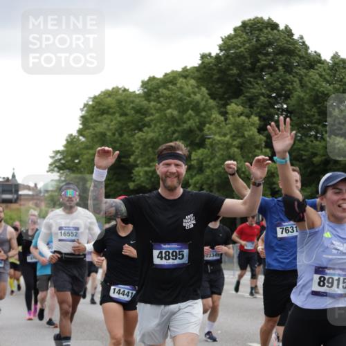 29.06.2025 - hella hamburg halbmarathon Jannik Wohlers http://msf.ph/oto/8145232 29.06.2025 10:46:58 Lombardsbrücke 1434, 1463, 1523, 1704, 2148, 2407, 2537, 2994, 3339, 4184, 4325, 4806, 4895, 4974, 4975, 5895, 6255, 6256, 6879, 6995, 7403, 7430, 7431, 7630, 7631, 8105, 8131, 8270, 8915, 8953, 9018, 9273, 9557, 9969, 9972, 10075, 10206, 10903, 11276, 11378, 11458, 11738, 12989, 13172, 13349, 13430, 13431, 13737, 13806, 13819, 13830, 13898, 13909, 14441, 14516, 14517, 15413, 16337, 16552, 17015, 17122, 17514, 18258, 18415, 18753, 18781, 18852, 18858 meine-sportfotos.de
