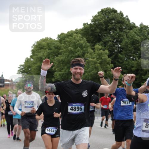 29.06.2025 - hella hamburg halbmarathon Jannik Wohlers http://msf.ph/oto/8145242 29.06.2025 10:46:58 Lombardsbrücke 1434, 1463, 1523, 1704, 2148, 2407, 2537, 2994, 3339, 4184, 4325, 4806, 4895, 4974, 4975, 5895, 6255, 6256, 6879, 6995, 7403, 7430, 7431, 7630, 7631, 8105, 8131, 8270, 8915, 8953, 9018, 9273, 9557, 9969, 9972, 10075, 10206, 10903, 11276, 11378, 11458, 11738, 12989, 13172, 13349, 13430, 13431, 13737, 13806, 13819, 13830, 13898, 13909, 14441, 14516, 14517, 15413, 16337, 16552, 17015, 17122, 17514, 18258, 18415, 18753, 18781, 18852, 18858 meine-sportfotos.de
