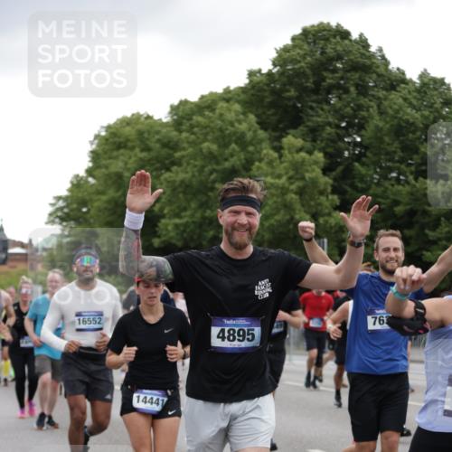 29.06.2025 - hella hamburg halbmarathon Jannik Wohlers http://msf.ph/oto/8145248 29.06.2025 10:46:58 Lombardsbrücke 1434, 1463, 1523, 1704, 2148, 2407, 2537, 2994, 3339, 4184, 4325, 4806, 4895, 4974, 4975, 5895, 6255, 6256, 6879, 6995, 7403, 7430, 7431, 7630, 7631, 8105, 8131, 8270, 8915, 8953, 9018, 9273, 9557, 9969, 9972, 10075, 10206, 10903, 11276, 11378, 11458, 11738, 12989, 13172, 13349, 13430, 13431, 13737, 13806, 13819, 13830, 13898, 13909, 14441, 14516, 14517, 15413, 16337, 16552, 17015, 17122, 17514, 18258, 18415, 18753, 18781, 18852, 18858 meine-sportfotos.de