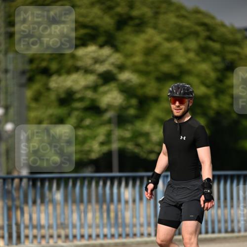 29.06.2025 - hella hamburg halbmarathon Dr. Thomas Lammeyer http://msf.ph/oto/8145319 29.06.2025 09:10:46 Kennedybrücke  meine-sportfotos.de