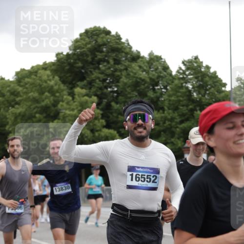 29.06.2025 - hella hamburg halbmarathon Jannik Wohlers http://msf.ph/oto/8145346 29.06.2025 10:47:00 Lombardsbrücke 1434, 1463, 1523, 1704, 2148, 2407, 2994, 3339, 4037, 4184, 4325, 4806, 4895, 4974, 4975, 5621, 5622, 5895, 6255, 6256, 6879, 6995, 7403, 7630, 7631, 8105, 8131, 8270, 8915, 8953, 9018, 9273, 9969, 9972, 10075, 10206, 10903, 11276, 11378, 11458, 11730, 11738, 13349, 13430, 13431, 13737, 13806, 13819, 13830, 13898, 13909, 14197, 14441, 14516, 14517, 15413, 16337, 16552, 17122, 17514, 18258, 18415, 18753, 18781, 18852, 18858 meine-sportfotos.de