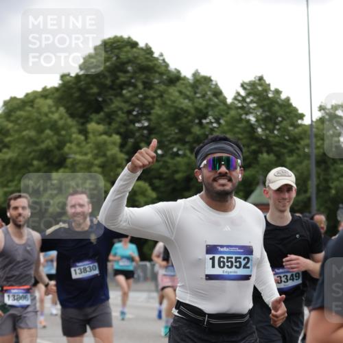 29.06.2025 - hella hamburg halbmarathon Jannik Wohlers http://msf.ph/oto/8145361 29.06.2025 10:47:00 Lombardsbrücke 1434, 1463, 1523, 1704, 2148, 2407, 2994, 3339, 4037, 4184, 4325, 4806, 4895, 4974, 4975, 5621, 5622, 5895, 6255, 6256, 6879, 6995, 7403, 7630, 7631, 8105, 8131, 8270, 8915, 8953, 9018, 9273, 9969, 9972, 10075, 10206, 10903, 11276, 11378, 11458, 11730, 11738, 13349, 13430, 13431, 13737, 13806, 13819, 13830, 13898, 13909, 14197, 14441, 14516, 14517, 15413, 16337, 16552, 17122, 17514, 18258, 18415, 18753, 18781, 18852, 18858 meine-sportfotos.de