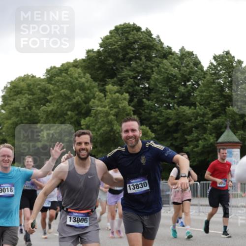 29.06.2025 - hella hamburg halbmarathon Jannik Wohlers http://msf.ph/oto/8145368 29.06.2025 10:47:01 Lombardsbrücke 1434, 1463, 1523, 1704, 2148, 2407, 2994, 3339, 4037, 4184, 4325, 4806, 4895, 4974, 4975, 5621, 5622, 5895, 6255, 6256, 6879, 6995, 7403, 7630, 7631, 8105, 8270, 8915, 8953, 9018, 9273, 9969, 9972, 10075, 10206, 10903, 11276, 11351, 11378, 11458, 11730, 11738, 13349, 13430, 13431, 13737, 13806, 13819, 13830, 13898, 13909, 14197, 14441, 14516, 14517, 15413, 16337, 16552, 17122, 17216, 17514, 18258, 18415, 18753, 18781, 18852, 18858 meine-sportfotos.de