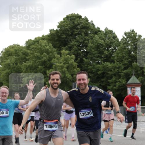29.06.2025 - hella hamburg halbmarathon Jannik Wohlers http://msf.ph/oto/8145377 29.06.2025 10:47:01 Lombardsbrücke 1434, 1463, 1523, 1704, 2148, 2407, 2994, 3339, 4037, 4184, 4325, 4806, 4895, 4974, 4975, 5621, 5622, 5895, 6255, 6256, 6879, 6995, 7403, 7630, 7631, 8105, 8270, 8915, 8953, 9018, 9273, 9969, 9972, 10075, 10206, 10903, 11276, 11351, 11378, 11458, 11730, 11738, 13349, 13430, 13431, 13737, 13806, 13819, 13830, 13898, 13909, 14197, 14441, 14516, 14517, 15413, 16337, 16552, 17122, 17216, 17514, 18258, 18415, 18753, 18781, 18852, 18858 meine-sportfotos.de