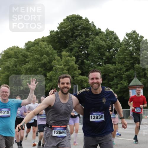 29.06.2025 - hella hamburg halbmarathon Jannik Wohlers http://msf.ph/oto/8145388 29.06.2025 10:47:01 Lombardsbrücke 1434, 1463, 1523, 1704, 2148, 2407, 2994, 3339, 4037, 4184, 4325, 4806, 4895, 4974, 4975, 5621, 5622, 5895, 6255, 6256, 6879, 6995, 7403, 7630, 7631, 8105, 8270, 8915, 8953, 9018, 9273, 9969, 9972, 10075, 10206, 10903, 11276, 11351, 11378, 11458, 11730, 11738, 13349, 13430, 13431, 13737, 13806, 13819, 13830, 13898, 13909, 14197, 14441, 14516, 14517, 15413, 16337, 16552, 17122, 17216, 17514, 18258, 18415, 18753, 18781, 18852, 18858 meine-sportfotos.de