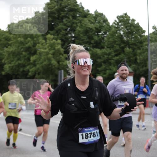 29.06.2025 - hella hamburg halbmarathon Jannik Wohlers http://msf.ph/oto/8145548 29.06.2025 10:47:04 Lombardsbrücke 1434, 1463, 1523, 1704, 2148, 2407, 2882, 2994, 3339, 4037, 4325, 4423, 4806, 4895, 4974, 4975, 5621, 5622, 5895, 6255, 6256, 6995, 7403, 7630, 7631, 8105, 8270, 8915, 8953, 9018, 9273, 9969, 9972, 10075, 10206, 11276, 11351, 11378, 11458, 11730, 11738, 13349, 13737, 13806, 13830, 13898, 13909, 14197, 14441, 14516, 14517, 15413, 15543, 16018, 16337, 16552, 16686, 17122, 17216, 17514, 18258, 18415, 18623, 18781, 18852, 18858 meine-sportfotos.de