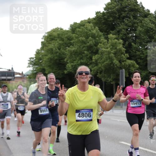 29.06.2025 - hella hamburg halbmarathon Jannik Wohlers http://msf.ph/oto/8145581 29.06.2025 10:47:05 Lombardsbrücke 1434, 1463, 1523, 1704, 2148, 2407, 2882, 2994, 3339, 4037, 4325, 4423, 4806, 4895, 4974, 4975, 5621, 5622, 5895, 6255, 6256, 6995, 7403, 7630, 7631, 8105, 8270, 8550, 8915, 8953, 9018, 9273, 9969, 9972, 10075, 10206, 11276, 11351, 11458, 11730, 11738, 13349, 13737, 13806, 13830, 13898, 13909, 14197, 14441, 14516, 14517, 15413, 15543, 16018, 16337, 16552, 16686, 17122, 17216, 17514, 18258, 18415, 18623, 18781, 18852, 18858 meine-sportfotos.de