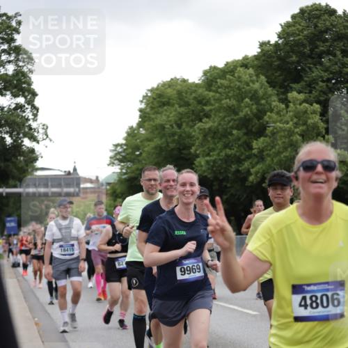 29.06.2025 - hella hamburg halbmarathon Jannik Wohlers http://msf.ph/oto/8145598 29.06.2025 10:47:05 Lombardsbrücke 1434, 1463, 1523, 1704, 2148, 2407, 2882, 2994, 3339, 4037, 4325, 4423, 4806, 4895, 4974, 4975, 5621, 5622, 5895, 6255, 6256, 6995, 7403, 7630, 7631, 8105, 8270, 8550, 8915, 8953, 9018, 9273, 9969, 9972, 10075, 10206, 11276, 11351, 11458, 11730, 11738, 13349, 13737, 13806, 13830, 13898, 13909, 14197, 14441, 14516, 14517, 15413, 15543, 16018, 16337, 16552, 16686, 17122, 17216, 17514, 18258, 18415, 18623, 18781, 18852, 18858 meine-sportfotos.de