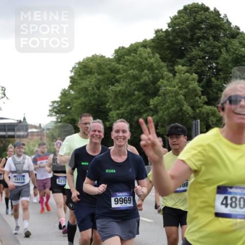 29.06.2025 - hella hamburg halbmarathon Jannik Wohlers http://msf.ph/oto/8145611 29.06.2025 10:47:05 Lombardsbrücke 1434, 1463, 1523, 1704, 2148, 2407, 2882, 2994, 3339, 4037, 4325, 4423, 4806, 4895, 4974, 4975, 5621, 5622, 5895, 6255, 6256, 6995, 7403, 7630, 7631, 8105, 8270, 8550, 8915, 8953, 9018, 9273, 9969, 9972, 10075, 10206, 11276, 11351, 11458, 11730, 11738, 13349, 13737, 13806, 13830, 13898, 13909, 14197, 14441, 14516, 14517, 15413, 15543, 16018, 16337, 16552, 16686, 17122, 17216, 17514, 18258, 18415, 18623, 18781, 18852, 18858 meine-sportfotos.de