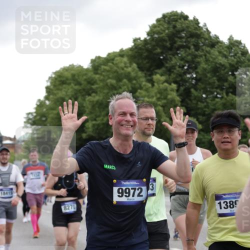 29.06.2025 - hella hamburg halbmarathon Jannik Wohlers http://msf.ph/oto/8145647 29.06.2025 10:47:07 Lombardsbrücke 1045, 1434, 1463, 1523, 2148, 2407, 2882, 2994, 3339, 4037, 4325, 4423, 4806, 4895, 4974, 4975, 5621, 5622, 5895, 6255, 6256, 6995, 7403, 7630, 7631, 7970, 8105, 8270, 8550, 8915, 8953, 9018, 9273, 9687, 9969, 9972, 10075, 10206, 10991, 11276, 11351, 11458, 11730, 11738, 11802, 13349, 13737, 13806, 13830, 13898, 13909, 14197, 14516, 14517, 15413, 15543, 16018, 16337, 16552, 16686, 17122, 17216, 17514, 18415, 18474, 18623, 18781, 18852, 18858 meine-sportfotos.de
