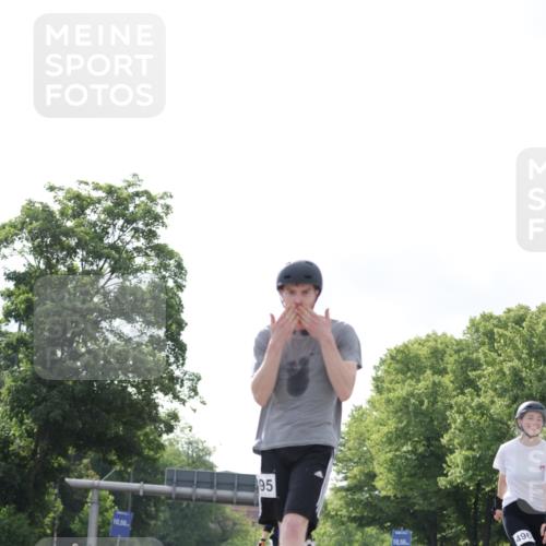 29.06.2025 - hella hamburg halbmarathon Jannik Wohlers http://msf.ph/oto/8145650 29.06.2025 09:08:36 Lombardsbrücke  meine-sportfotos.de