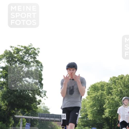 29.06.2025 - hella hamburg halbmarathon Jannik Wohlers http://msf.ph/oto/8145652 29.06.2025 09:08:36 Lombardsbrücke  meine-sportfotos.de