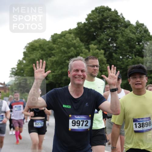 29.06.2025 - hella hamburg halbmarathon Jannik Wohlers http://msf.ph/oto/8145653 29.06.2025 10:47:07 Lombardsbrücke 1045, 1434, 1463, 1523, 2148, 2407, 2882, 2994, 3339, 4037, 4325, 4423, 4806, 4895, 4974, 4975, 5621, 5622, 5895, 6255, 6256, 6995, 7403, 7630, 7631, 7970, 8105, 8270, 8550, 8915, 8953, 9018, 9273, 9687, 9969, 9972, 10075, 10206, 10991, 11276, 11351, 11458, 11730, 11738, 11802, 13349, 13737, 13806, 13830, 13898, 13909, 14197, 14516, 14517, 15413, 15543, 16018, 16337, 16552, 16686, 17122, 17216, 17514, 18415, 18474, 18623, 18781, 18852, 18858 meine-sportfotos.de