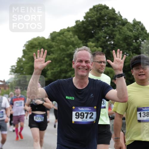 29.06.2025 - hella hamburg halbmarathon Jannik Wohlers http://msf.ph/oto/8145664 29.06.2025 10:47:07 Lombardsbrücke 1045, 1434, 1463, 1523, 2148, 2407, 2882, 2994, 3339, 4037, 4325, 4423, 4806, 4895, 4974, 4975, 5621, 5622, 5895, 6255, 6256, 6995, 7403, 7630, 7631, 7970, 8105, 8270, 8550, 8915, 8953, 9018, 9273, 9687, 9969, 9972, 10075, 10206, 10991, 11276, 11351, 11458, 11730, 11738, 11802, 13349, 13737, 13806, 13830, 13898, 13909, 14197, 14516, 14517, 15413, 15543, 16018, 16337, 16552, 16686, 17122, 17216, 17514, 18415, 18474, 18623, 18781, 18852, 18858 meine-sportfotos.de