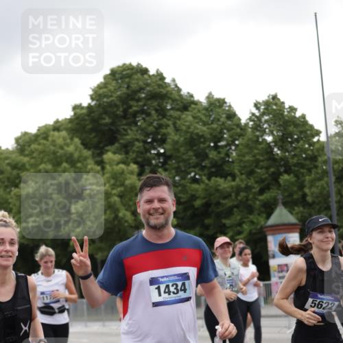 29.06.2025 - hella hamburg halbmarathon Jannik Wohlers http://msf.ph/oto/8145675 29.06.2025 10:47:11 Lombardsbrücke 1045, 1434, 2148, 2407, 2704, 2790, 2882, 2994, 3339, 4037, 4423, 4974, 4975, 5621, 5622, 5895, 6255, 6256, 7403, 7970, 8270, 8550, 9687, 9969, 9972, 10075, 10206, 10991, 11276, 11351, 11458, 11730, 11738, 11802, 12431, 12432, 13737, 13806, 13830, 13898, 13909, 14197, 14516, 14517, 15413, 15543, 16018, 16305, 16686, 17122, 17216, 17514, 18415, 18474, 18623, 18852, 18858 meine-sportfotos.de