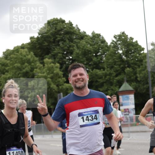 29.06.2025 - hella hamburg halbmarathon Jannik Wohlers http://msf.ph/oto/8145691 29.06.2025 10:47:11 Lombardsbrücke 1045, 1434, 2148, 2407, 2704, 2790, 2882, 2994, 3339, 4037, 4423, 4974, 4975, 5621, 5622, 5895, 6255, 6256, 7403, 7970, 8270, 8550, 9687, 9969, 9972, 10075, 10206, 10991, 11276, 11351, 11458, 11730, 11738, 11802, 12431, 12432, 13737, 13806, 13830, 13898, 13909, 14197, 14516, 14517, 15413, 15543, 16018, 16305, 16686, 17122, 17216, 17514, 18415, 18474, 18623, 18852, 18858 meine-sportfotos.de
