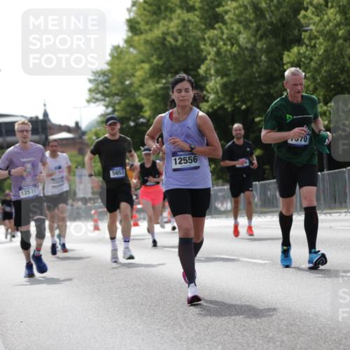 29.06.2025 - hella hamburg halbmarathon Jannik Wohlers http://msf.ph/oto/8145750 29.06.2025 10:10:34 Lombardsbrücke 1166, 1186, 1781, 2868, 4287, 5653, 7271, 7370, 8561, 9169, 9829, 12426, 12556, 12571, 12790, 12836, 13588, 13594, 14022, 14270, 15009, 15214, 16808, 17500 meine-sportfotos.de