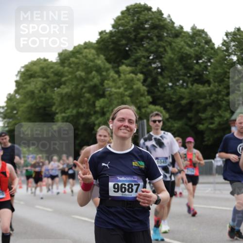 29.06.2025 - hella hamburg halbmarathon Jannik Wohlers http://msf.ph/oto/8145788 29.06.2025 10:47:17 Lombardsbrücke 1045, 1246, 1434, 1618, 1639, 1926, 2491, 2704, 2790, 2882, 3339, 4037, 4423, 5621, 5622, 7970, 8270, 8550, 9687, 10206, 10658, 10991, 11351, 11458, 11730, 11738, 11802, 11909, 11923, 12412, 12431, 12432, 12582, 13399, 13737, 13909, 14197, 15030, 15543, 15688, 16018, 16305, 16356, 16686, 17216, 18415, 18474, 18623, 19062 meine-sportfotos.de