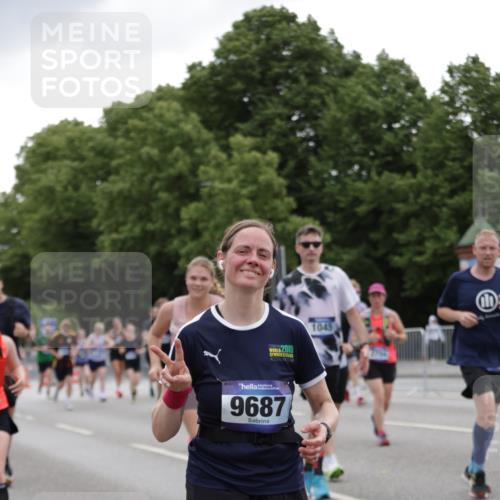 29.06.2025 - hella hamburg halbmarathon Jannik Wohlers http://msf.ph/oto/8145795 29.06.2025 10:47:17 Lombardsbrücke 1045, 1246, 1434, 1618, 1639, 1926, 2491, 2704, 2790, 2882, 3339, 4037, 4423, 5621, 5622, 7970, 8270, 8550, 9687, 10206, 10658, 10991, 11351, 11458, 11730, 11738, 11802, 11909, 11923, 12412, 12431, 12432, 12582, 13399, 13737, 13909, 14197, 15030, 15543, 15688, 16018, 16305, 16356, 16686, 17216, 18415, 18474, 18623, 19062 meine-sportfotos.de